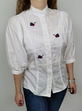 Load image into Gallery viewer, Vintage embroidered birds blouse
