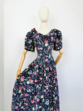 Load image into Gallery viewer, Vintage 80s puff sleeves dress

