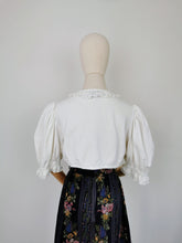 Load image into Gallery viewer, Vintage dirndl cotton and linen blouse
