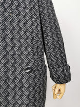 Load image into Gallery viewer, Vintage  basket weave wool coat
