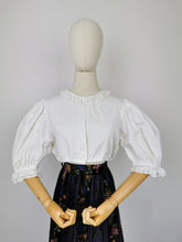 Load image into Gallery viewer, Vintage dirndl cotton and linen blouse
