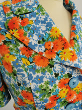 Load image into Gallery viewer, Vintage 70s floral blazer
