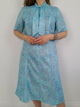 Load image into Gallery viewer, Vintage 60s paisley shift dress
